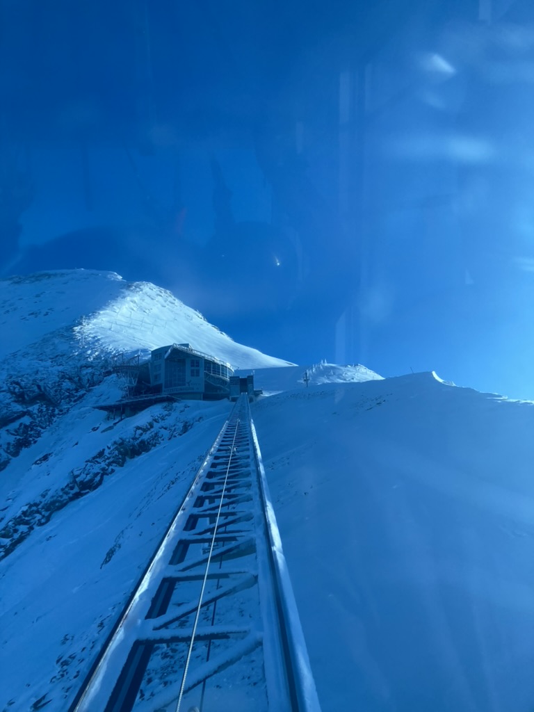 Schrägaufzug zum Espresso